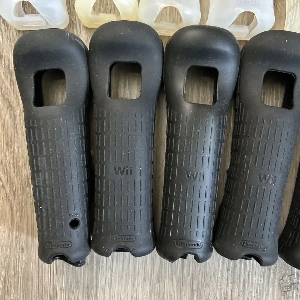 Nintendo Wii Remote Silicone Sleeves Lot of 22 Rubber Gel Cover Black White READ